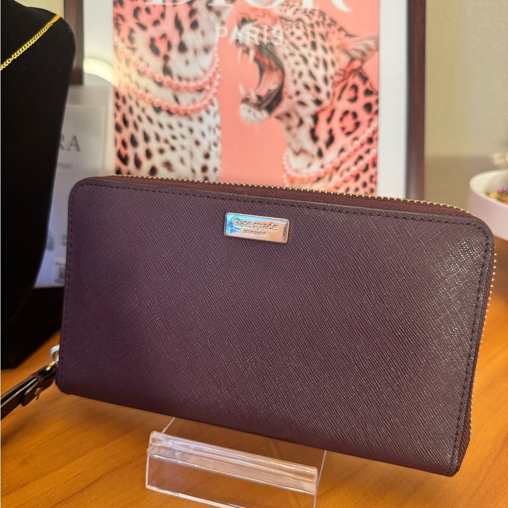 Kate Spade Deep Plum EUC Zip Wallet
